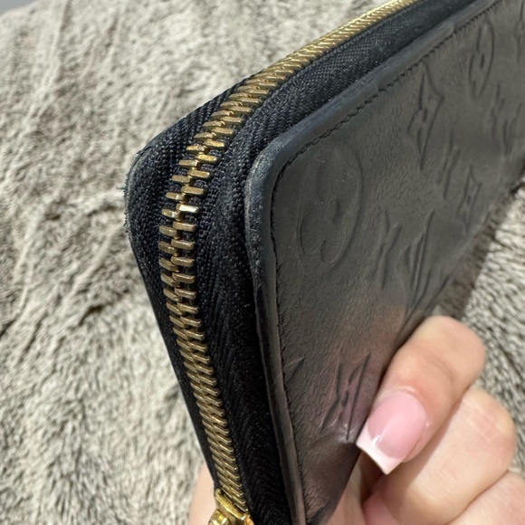 Authentic Black Empriente LV Clemence Wallet - Picture 8 of 14